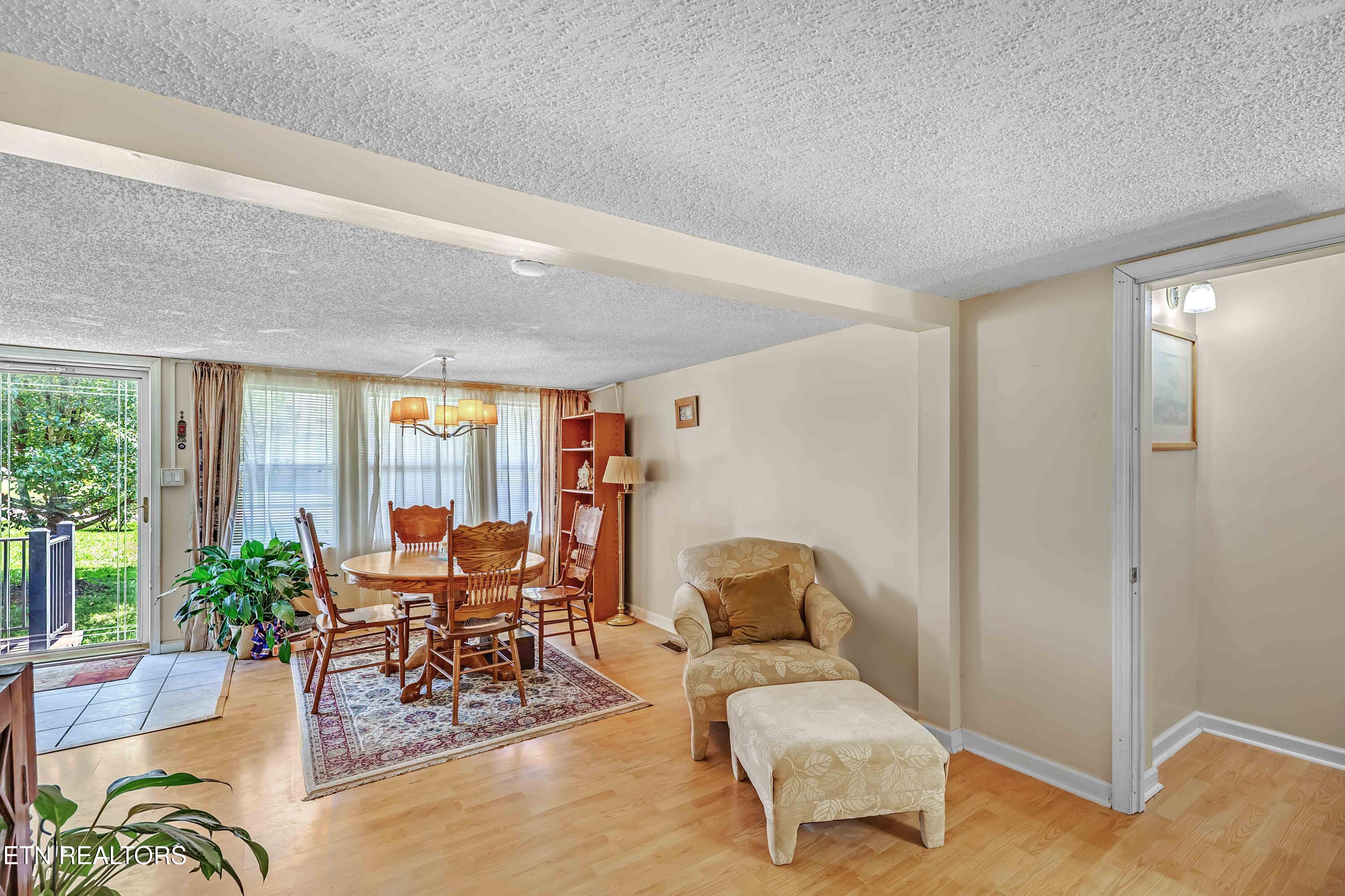 958 West Hunt Road Alcoa, TN 37701 - Photo 11 of 47 dining room