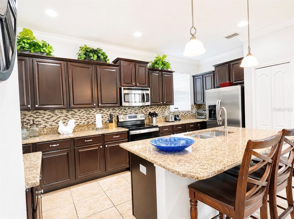 8932 Bismarck Palm Road Kissimmee, FL 34747 - Photo 6 of 49 Gallery Image 6