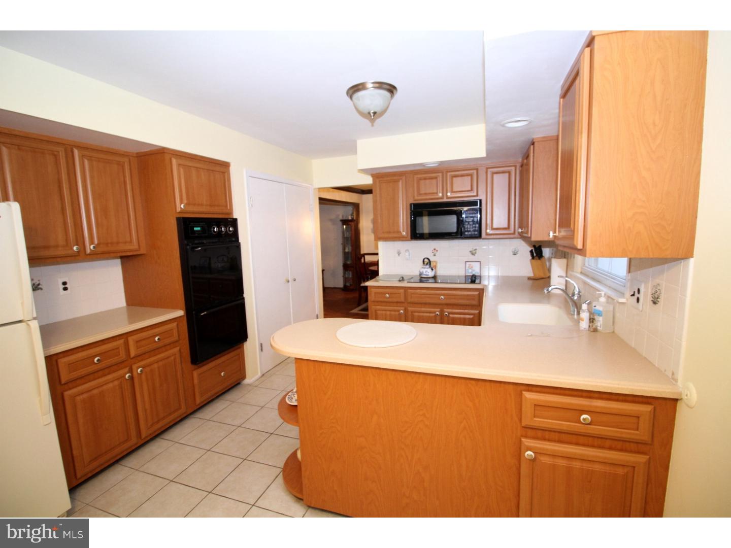 27 Tally Road Hamilton, NJ 08619 - Photo 6 of 22