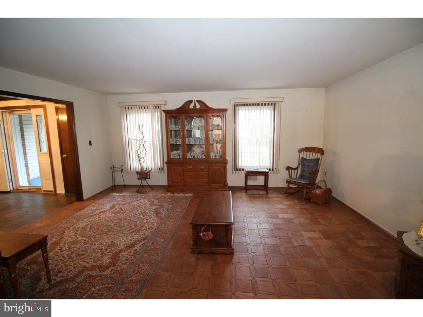 27 Tally Road Hamilton, NJ 08619 - Photo 10 of 22