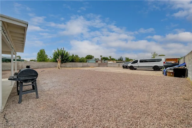 $565,000 | 2829 Michael Way, Las Vegas, NV 89108