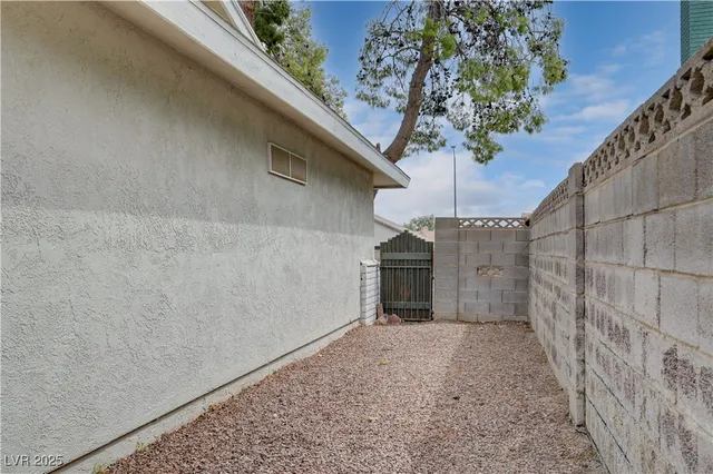 $565,000 | 2829 Michael Way, Las Vegas, NV 89108