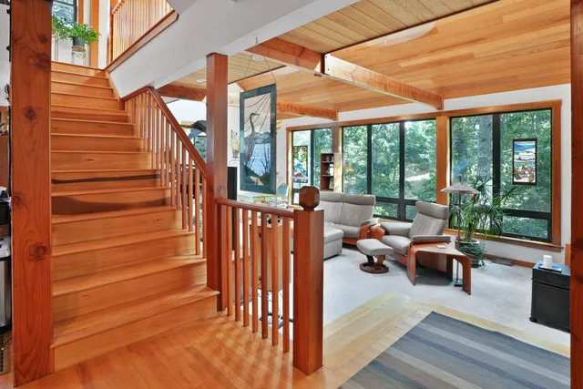 $2,595,000 | 159 Lake Street, Vineyard Haven, MA 02568