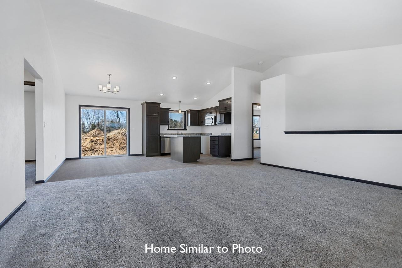 1927 Huffcutt Lane Waupaca, WI 54981 - Photo 4 of 20