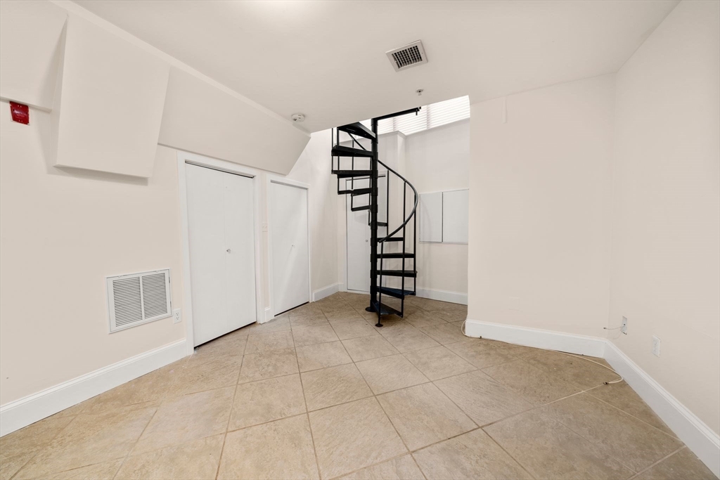 46 North Bennet Street, Unit 1 Boston, MA 02113 - Photo 11 of 20