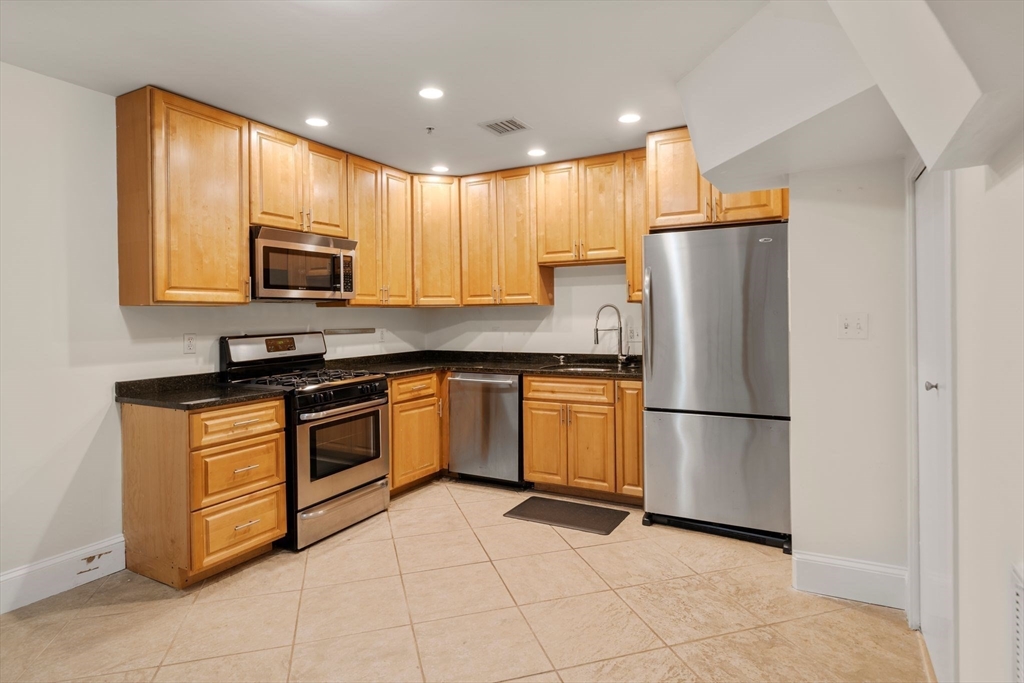 46 North Bennet Street, Unit 1 Boston, MA 02113 - Photo 13 of 20
