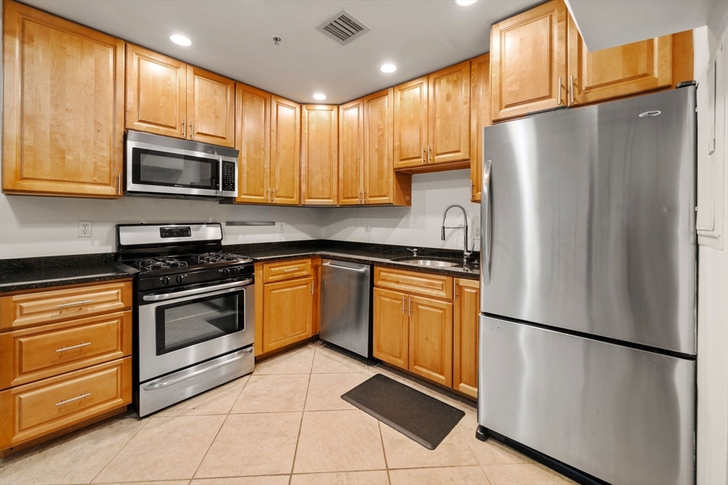46 North Bennet Street, Unit 1 Boston, MA 02113 - Photo 14 of 20