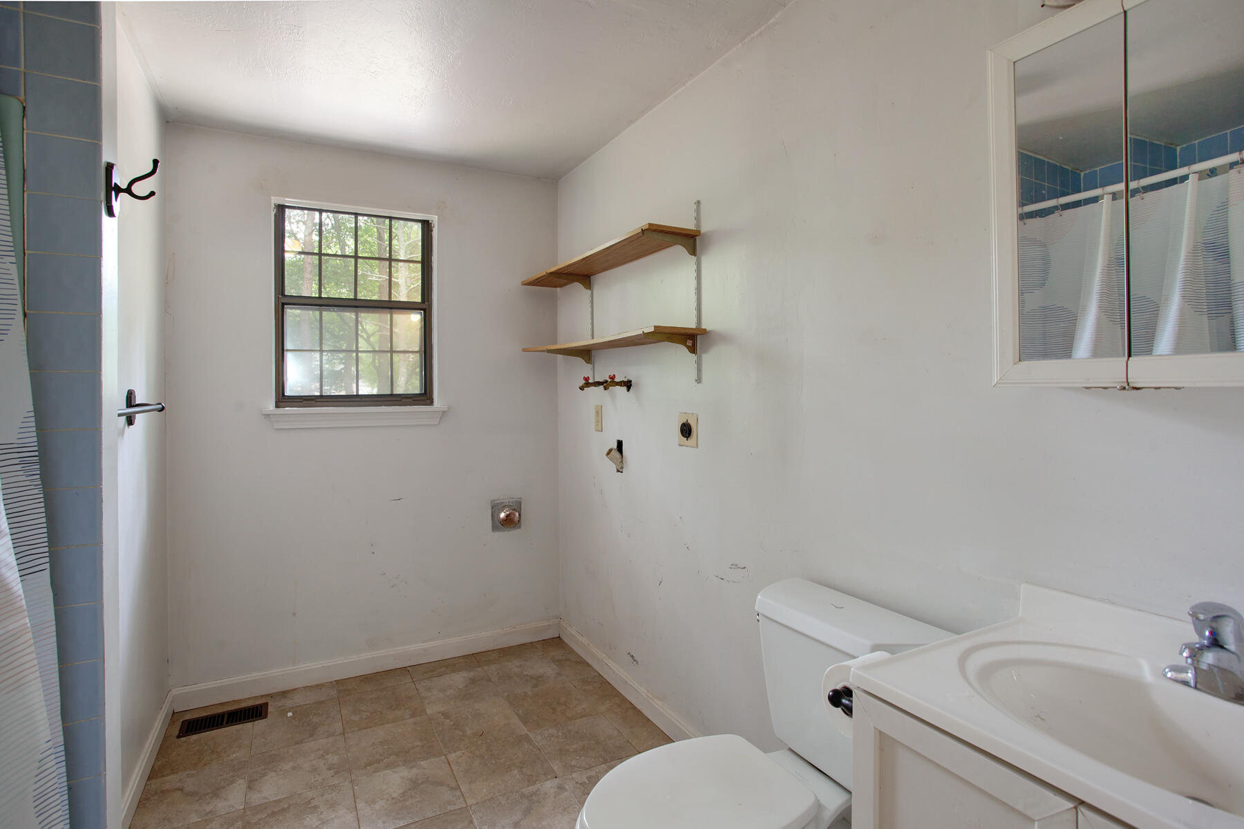 211 Oldham Road Osterville, MA 02655 - Photo 16 of 26 Full Bath with laundry area