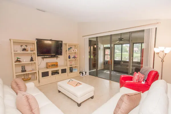 $2,900 | 4907 Boxwood Circle, Boynton Beach, FL 33436