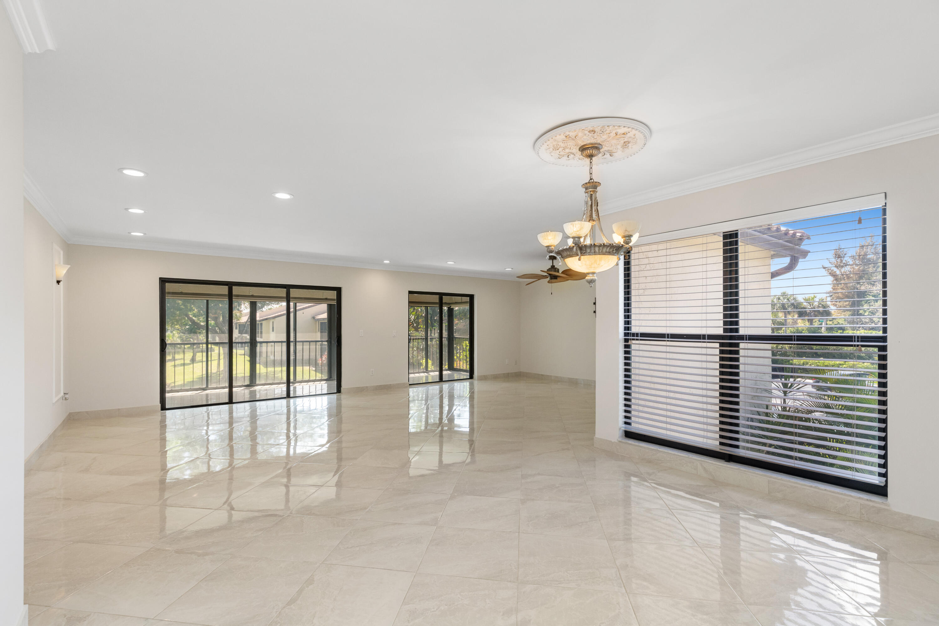 21851 Arriba Real, Unit L Boca Raton, FL 33433 - Photo 16 of 63 Dining area