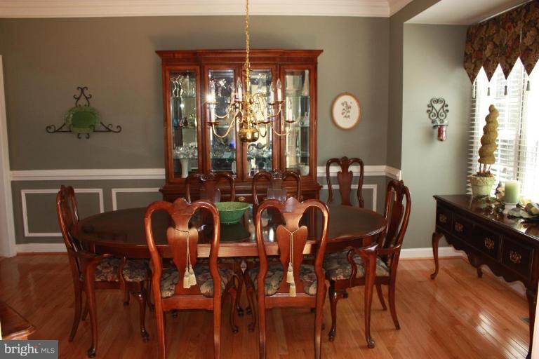25104 Vista Ridge Road Gaithersburg, MD 20882 - Photo 3 of 26 Dining Room #2