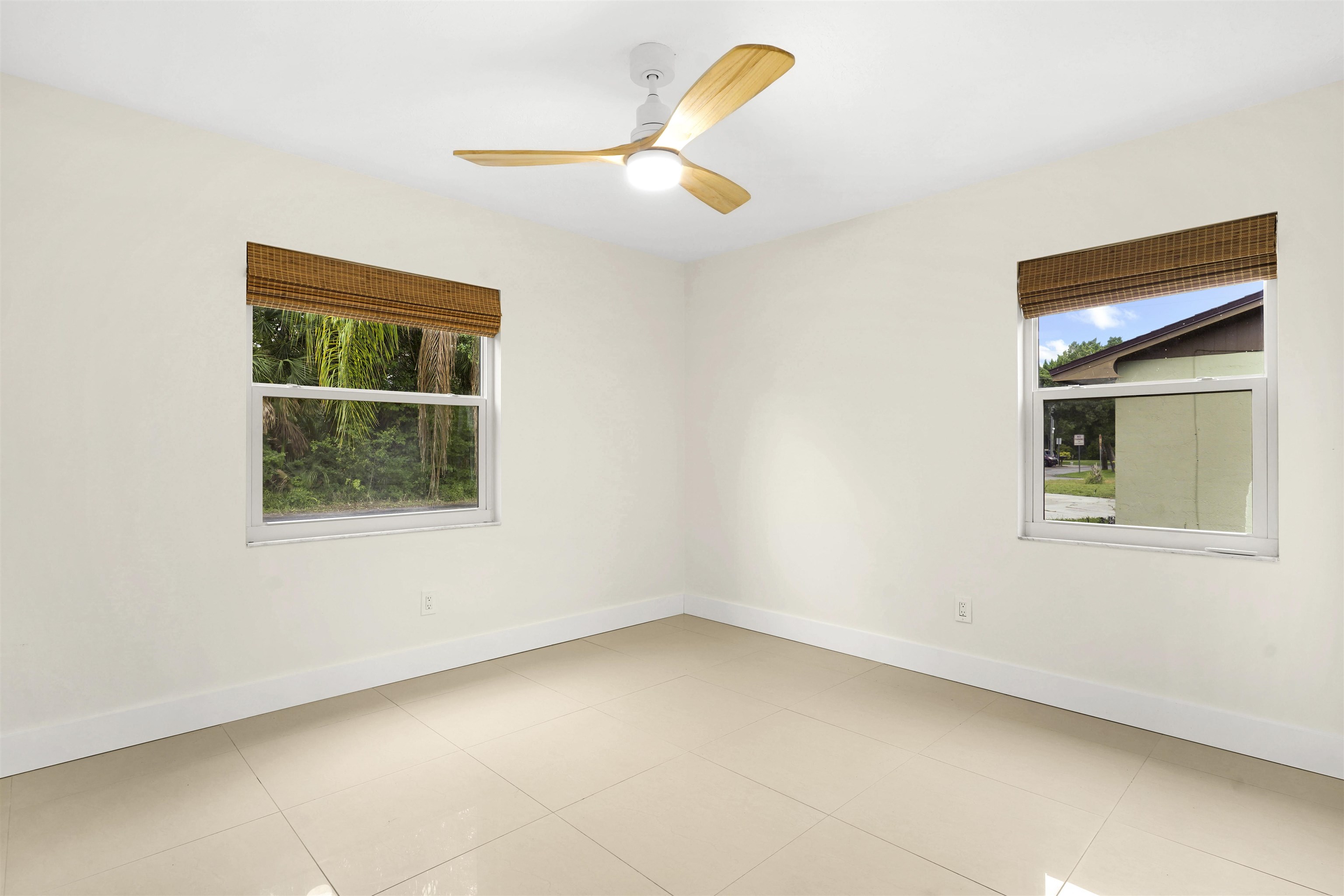 212 F Street St. Augustine, FL 32080 - Photo 22 of 35 an empty room with a window