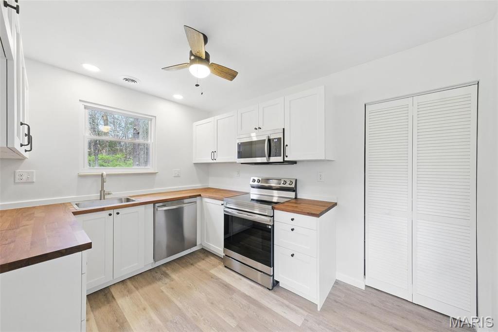 3705 Sunset Drive Pacific, MO 63069 - Photo 3 of 23