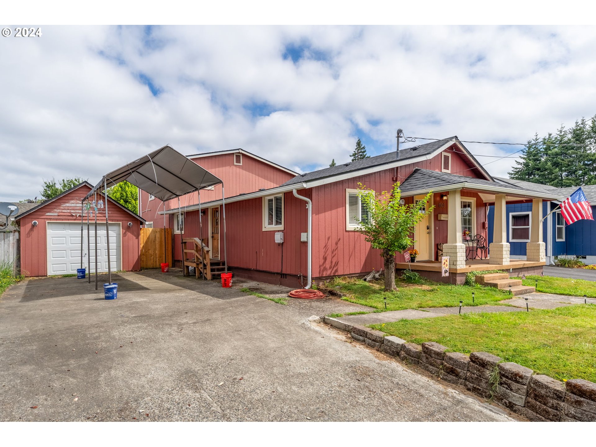 803 Elizabeth Street Kelso, WA 98626 - Photo 2 of 36