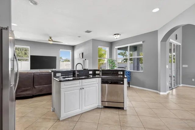 $3,000 | 1971 Southwest Breezeway Street, Port St. Lucie, FL 34987