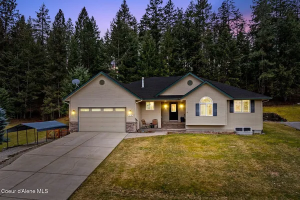 $899,700 | 11074 West Riverview Drive, Post Falls, ID 83854