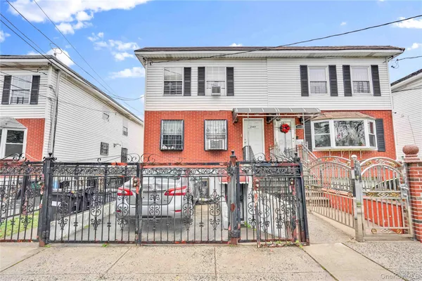$888,000 | 2069 Seward Avenue | Castle Hill