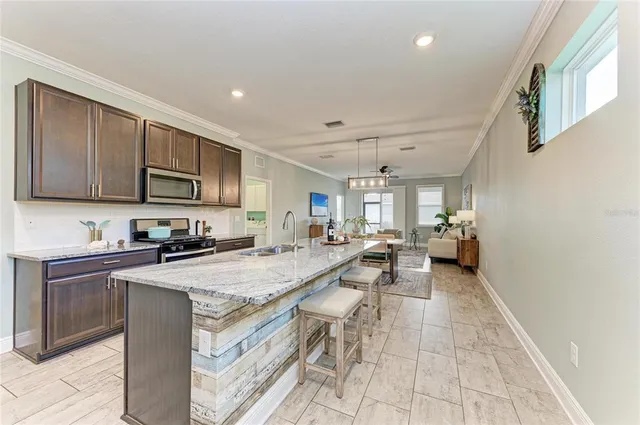 $349,900 | 5635 Los Robles Court, Palmetto, FL 34221