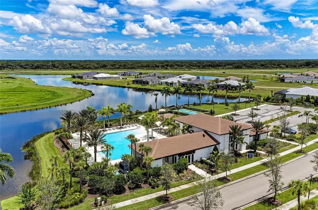 $349,900 | 5635 Los Robles Court, Palmetto, FL 34221