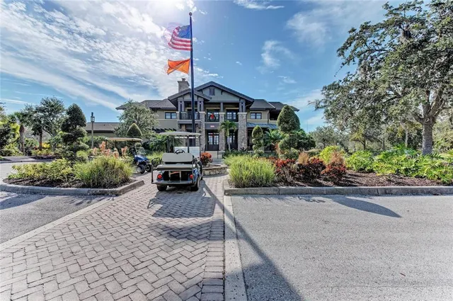 $349,900 | 5635 Los Robles Court, Palmetto, FL 34221