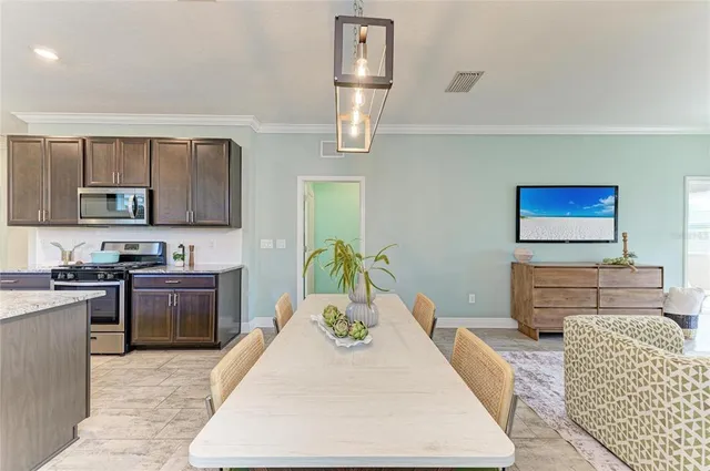 $349,900 | 5635 Los Robles Court, Palmetto, FL 34221