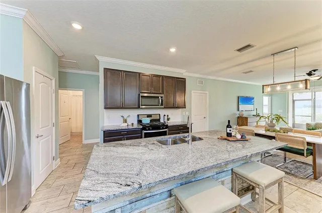 $349,900 | 5635 Los Robles Court, Palmetto, FL 34221