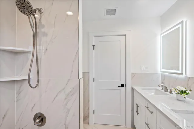 $2,378,000 | 25 Westchester Avenue, Jericho, NY 11753