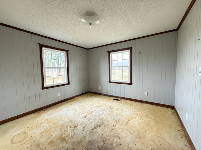 10910 Shelbyville Road Morrison, TN 37357 - Photo 13 of 28