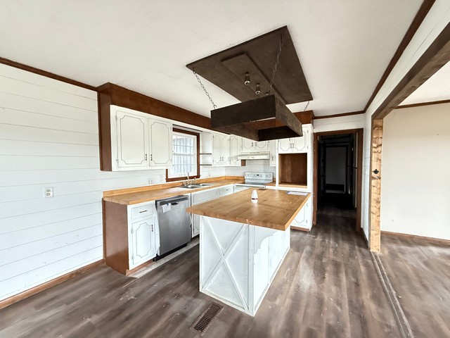 10910 Shelbyville Road Morrison, TN 37357 - Photo 8 of 28