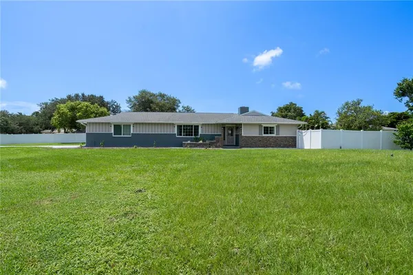 $4,950 | 2140 Pinehurst Street, Sarasota, FL 34231