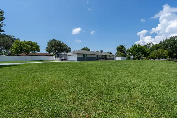 $4,950 | 2140 Pinehurst Street, Sarasota, FL 34231