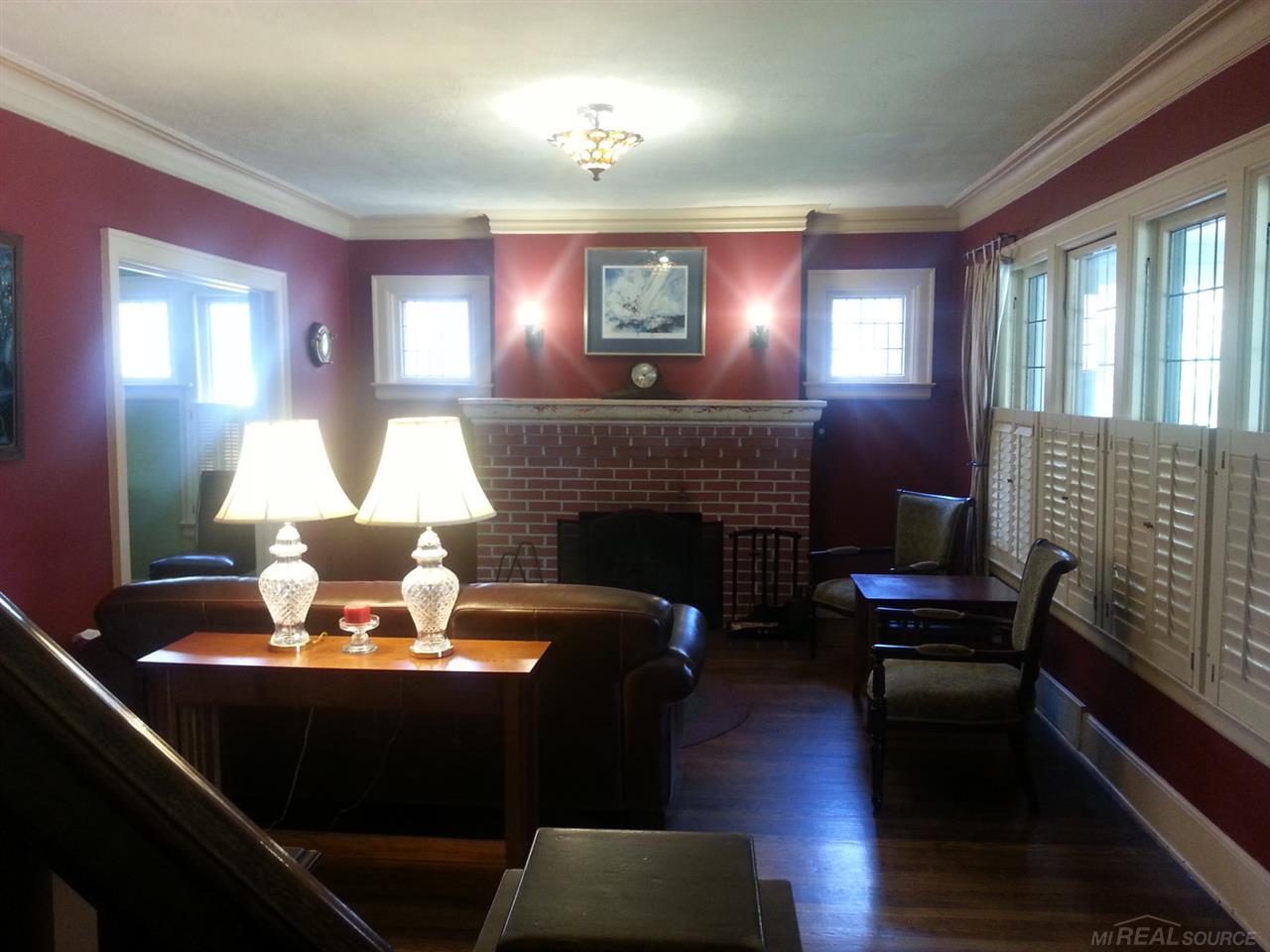 1379 Nottingham Road Grosse Pointe, MI 48230 - Photo 15 of 25 31248927-14.JPG