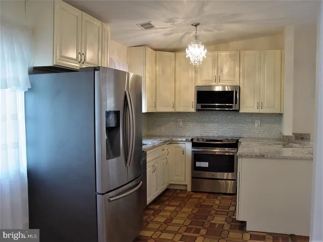 $3,500 | 2537 Oakhampton Place, Herndon, VA 20171