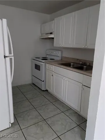 $990 | 3147 Economy Street, Unit B, Fort Myers, FL 33916