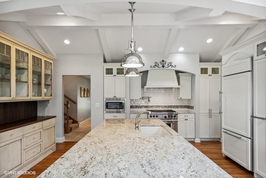 16 Charleston Road Hinsdale, IL 60521 - Photo 11 of 37 Gallery Image 11