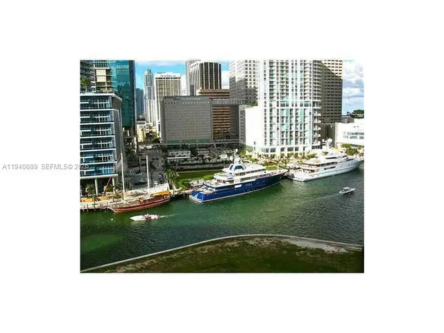 $3,300 | 475 Brickell Avenue, Unit 812, Miami, FL 33131