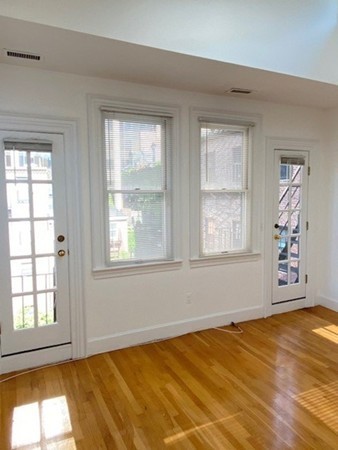 58 Temple Street, Unit 5 Boston, MA 02114 - Photo 8 of 11