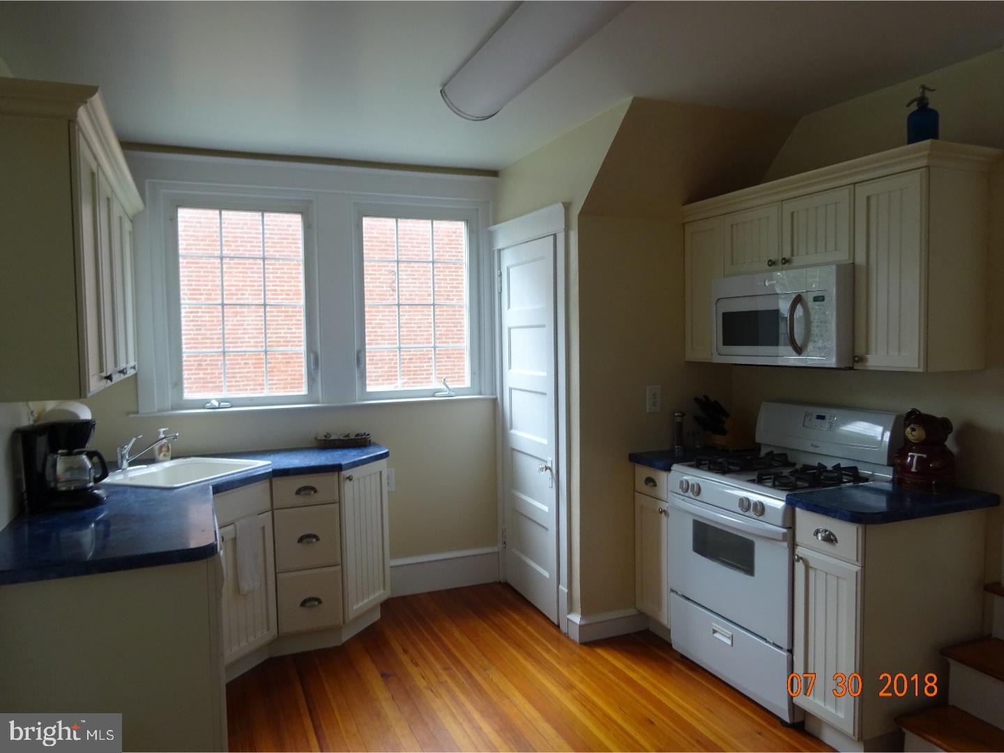 3313 Rhawn Street Philadelphia, PA 19136 - Photo 6 of 25 Kitchen