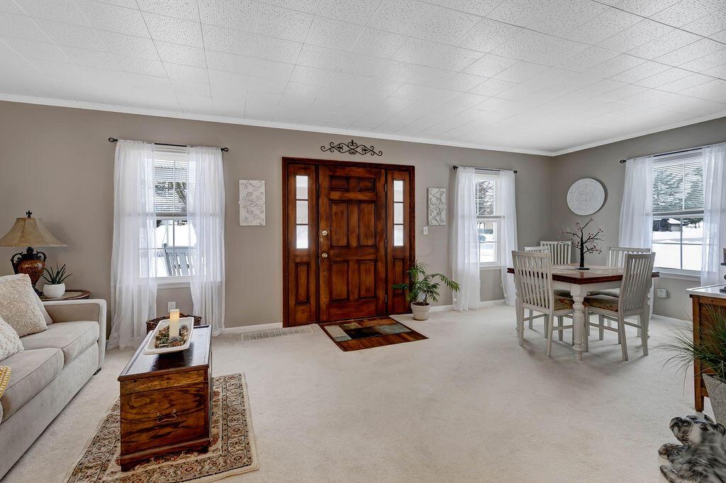 323 Carpenter Road Columbus, OH 43230 - Photo 5 of 54