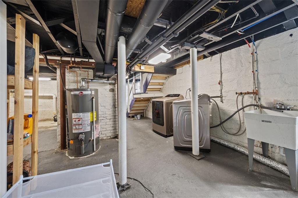 612 Peebles Street Pittsburgh, PA 15221 - Photo 17 of 41