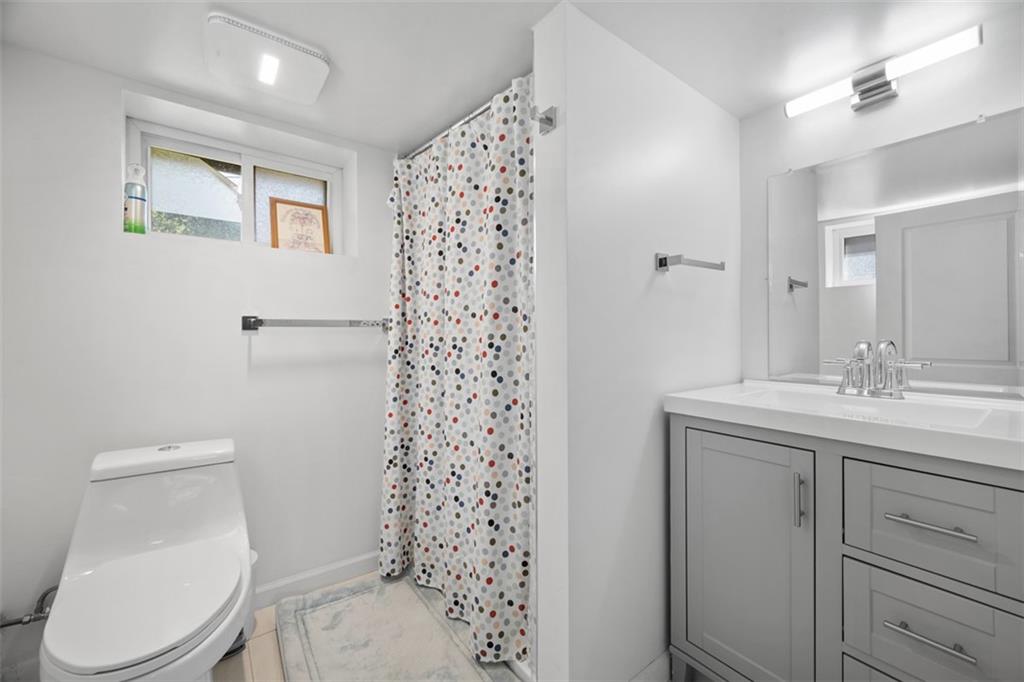 612 Peebles Street Pittsburgh, PA 15221 - Photo 18 of 41