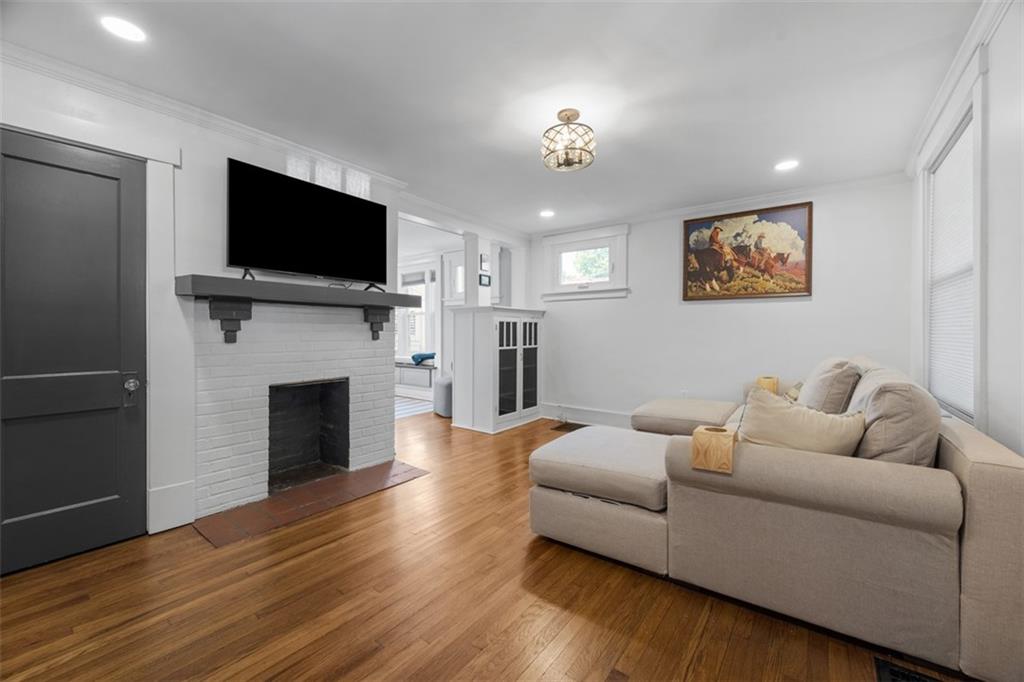 612 Peebles Street Pittsburgh, PA 15221 - Photo 5 of 41