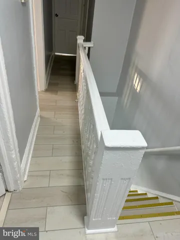 a view of empty room with window