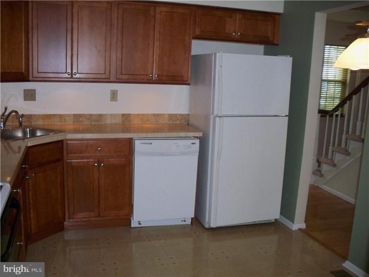 70 Farnwood Road Mount Laurel, NJ 08054 - Photo 6 of 20 Kitchen