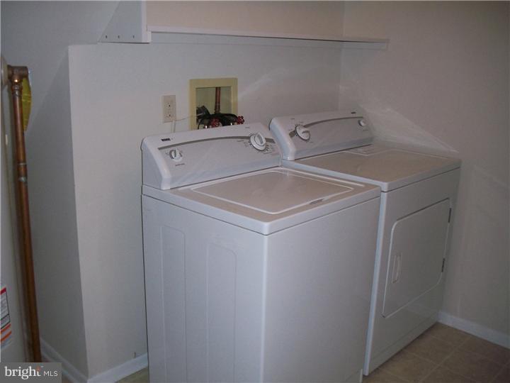 70 Farnwood Road Mount Laurel, NJ 08054 - Photo 7 of 20 Laundry Room