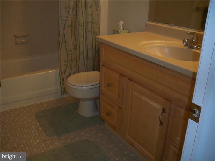 70 Farnwood Road Mount Laurel, NJ 08054 - Photo 10 of 20 Master Bathroom