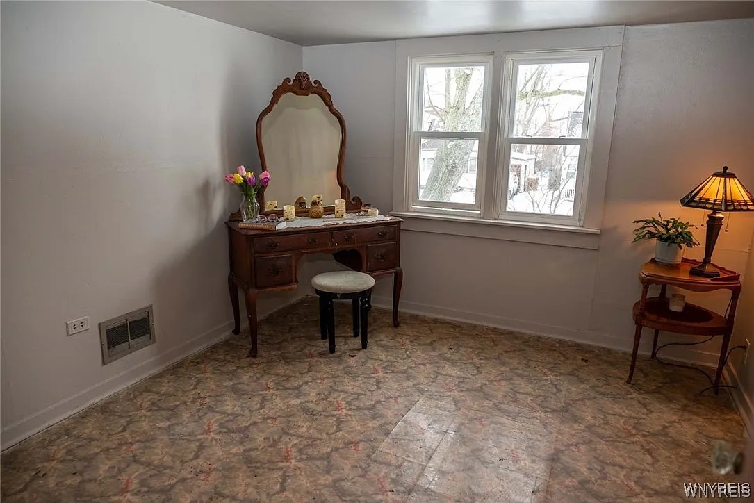 19 Allendale Road Cheektowaga, NY 14215 - Photo 24 of 38