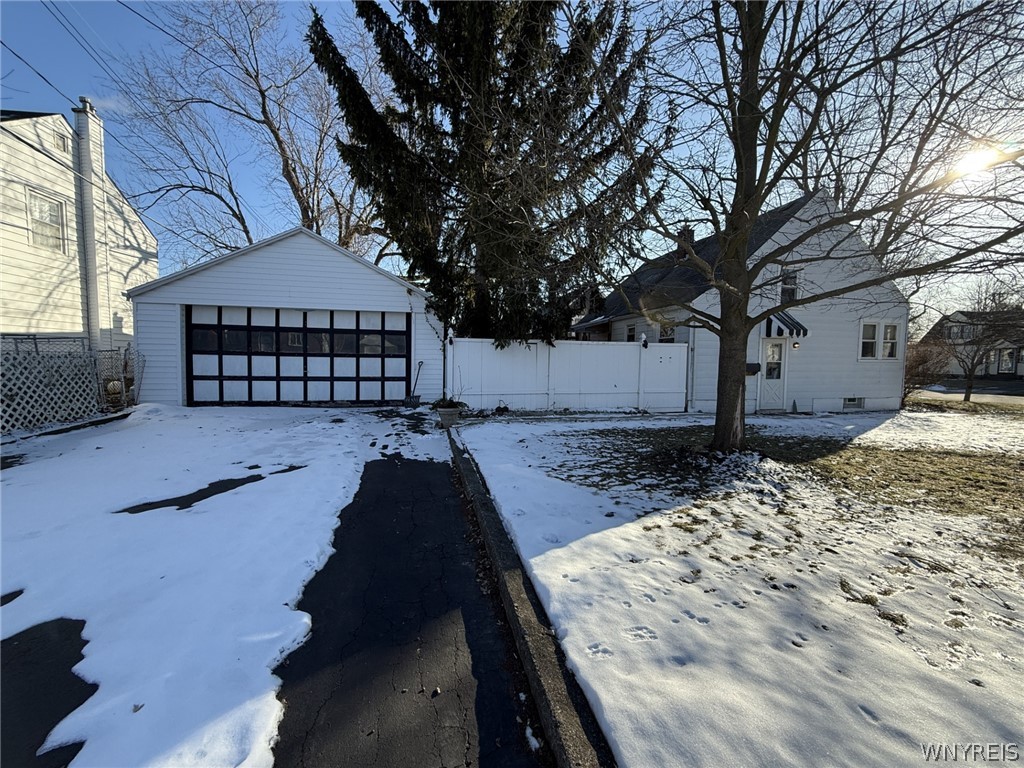 19 Allendale Road Cheektowaga, NY 14215 - Photo 3 of 38