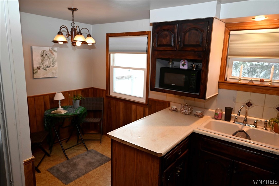 19 Allendale Road Cheektowaga, NY 14215 - Photo 8 of 38