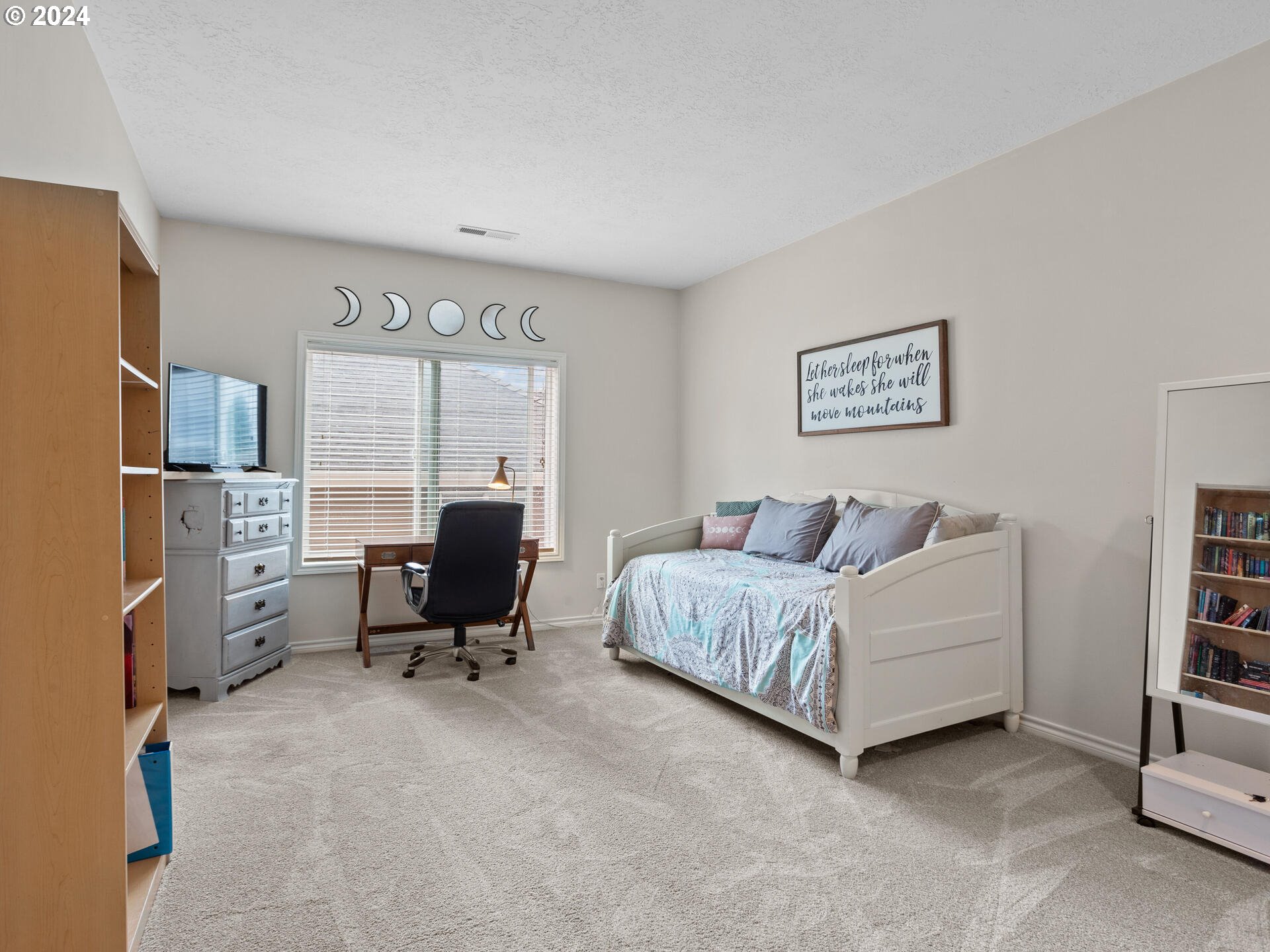 17156 Southeast Macanudo Street Damascus, OR 97089 - Photo 33 of 47 a living room with furniture